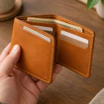 Bifold Wallet Kit i brug