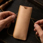 Glasses Case Kit, bliver syet i hånden