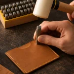 Initial Stamp Set with Mallet i brug