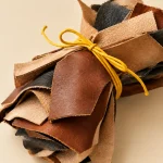 Small Pieces 250 g, close-up of the stitching and finish